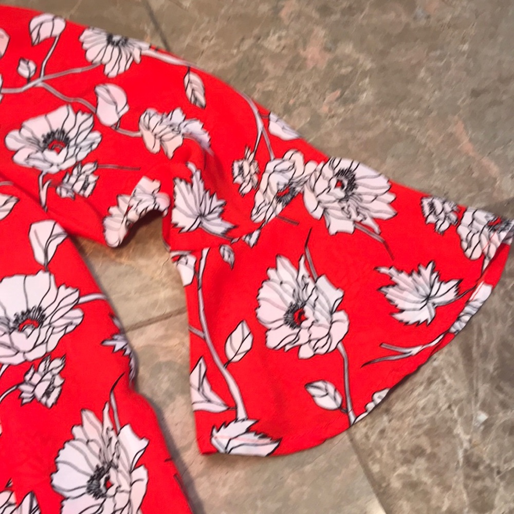 Gianni Bini Girls Bell Sleeve Top - Picture 2 of 6